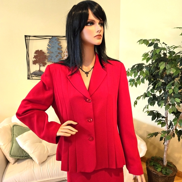 NWTs, Red Le Suit, Business Suit Pleated Jacket/Blazer,  A-Line Skirt, Size 12 - Picture 1 of 16